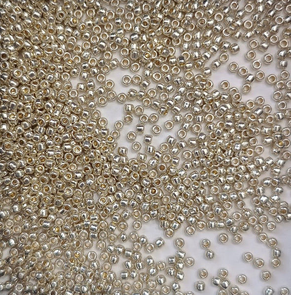 ROUND 11/0 PF558 METALLIC PLATING SILVER