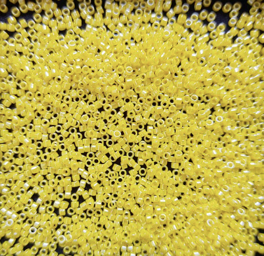 TOHO TREASURE 11/0 128 YELLOW